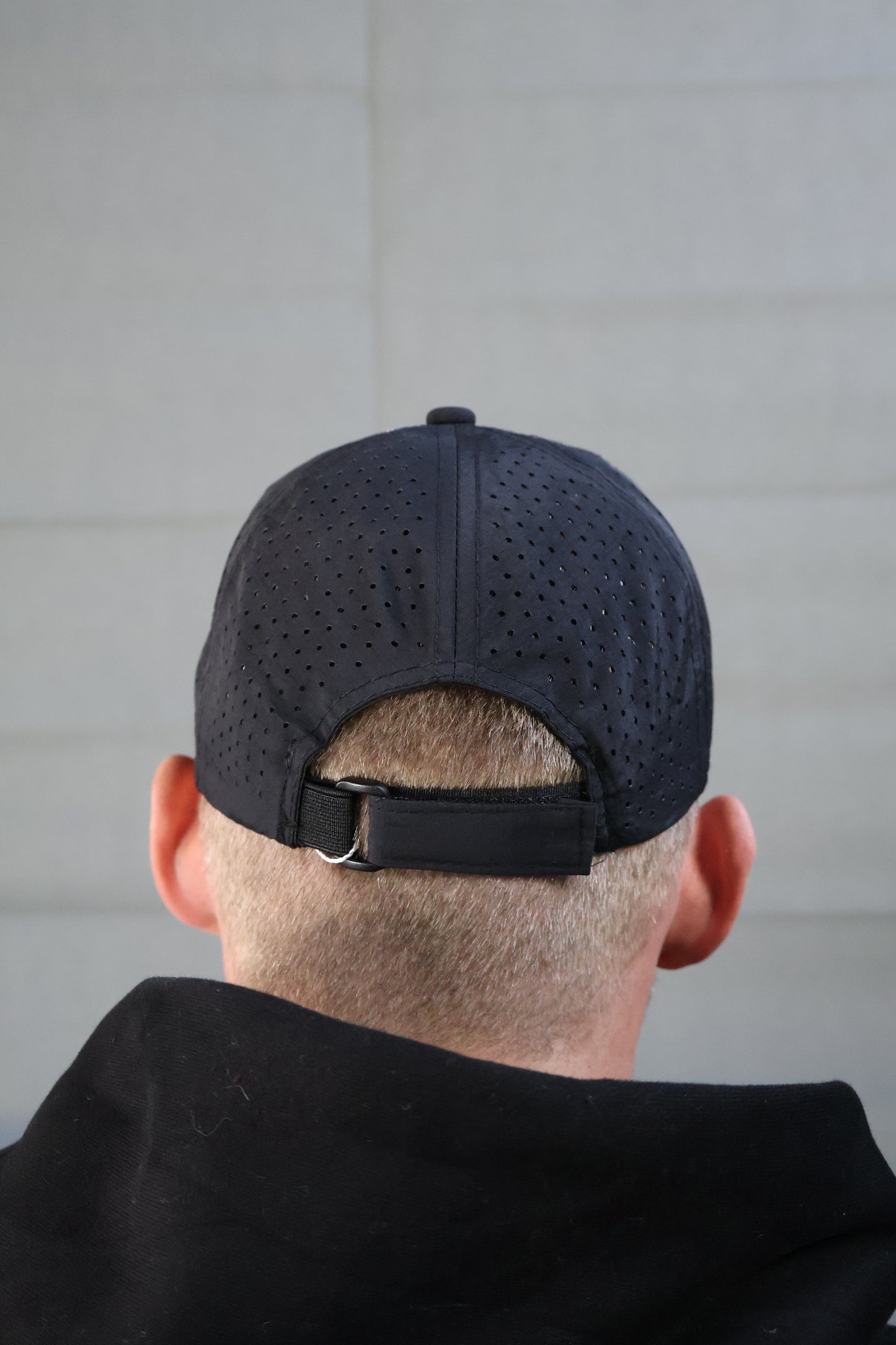 Svart Caps